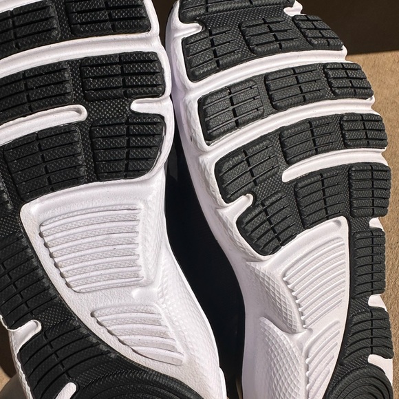 New Under Armour UA BOS Assert 9 AC - little kids - Picture 3 of 6